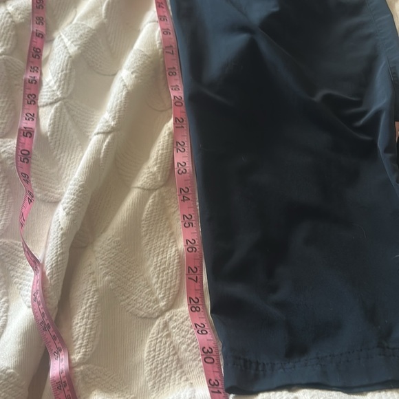 EUC Nike navy Women’s Drifit athletic pants. Zipper pockets and legs Lightweight - Picture 15 of 16